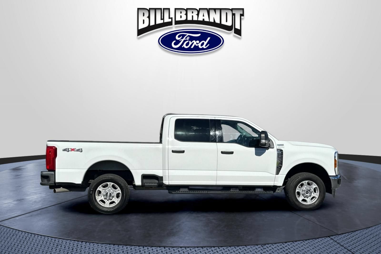 Used 2025 Ford F250 XLT AWD/4WD image 2