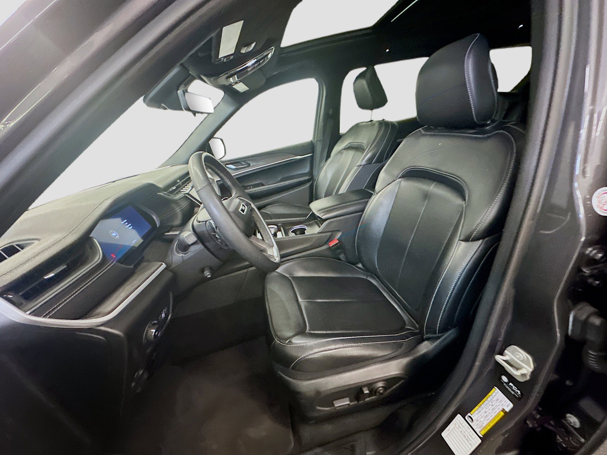 Used 2024 Jeep Grand Cherokee L Limited w/ Luxury Tech Group II image 13