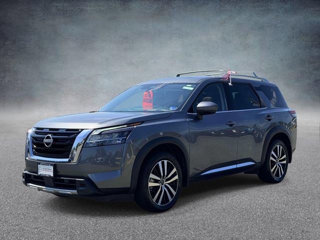 Used 2024 Nissan Pathfinder Platinum w/ Cargo Package FWD image 5