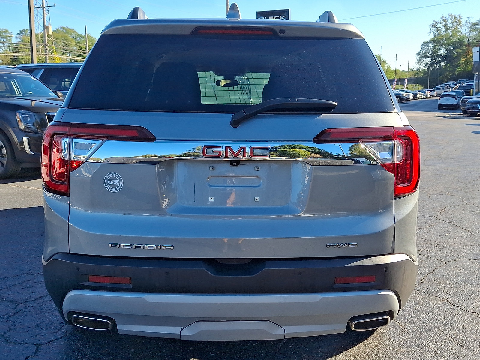 Used 2023 GMC Acadia SLE w/ Driver Convenience Package AWD/4WD image 5