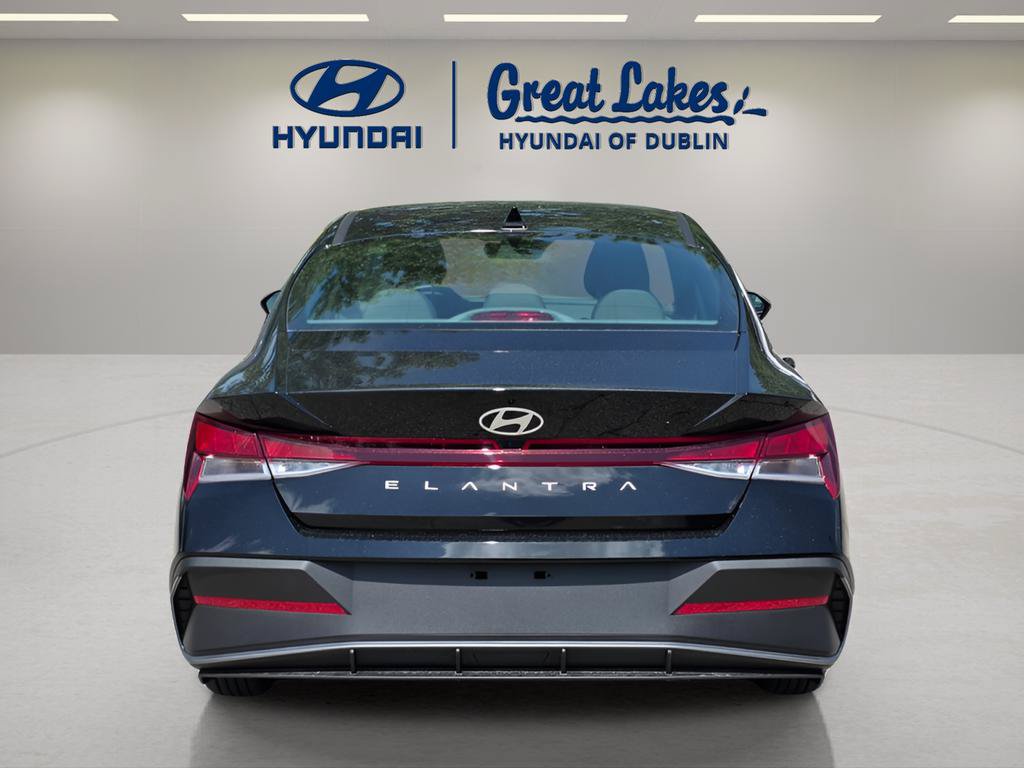 New 2026 Hyundai Elantra SE FWD image 4