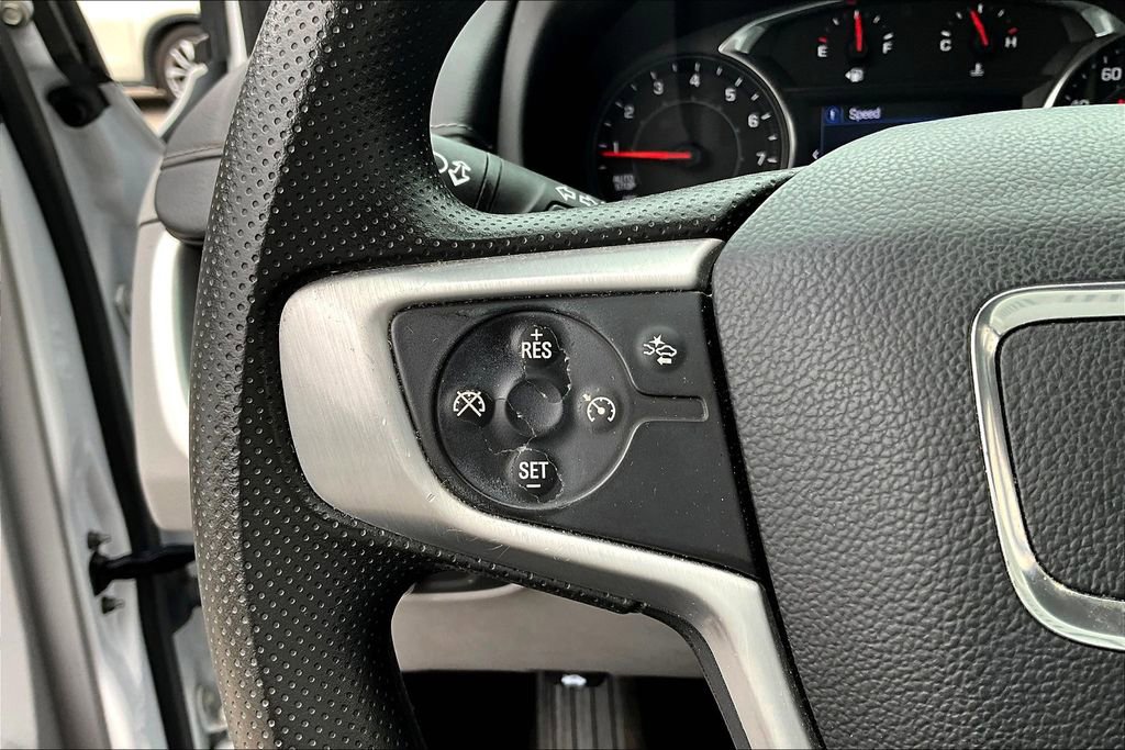 Used 2023 GMC Terrain SLE w/ Driver Convenience Package image 11