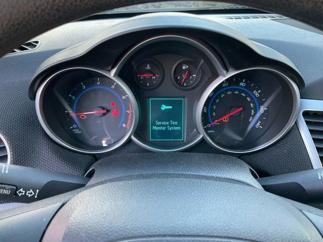 Used 2015 Chevrolet Cruze LT image 9