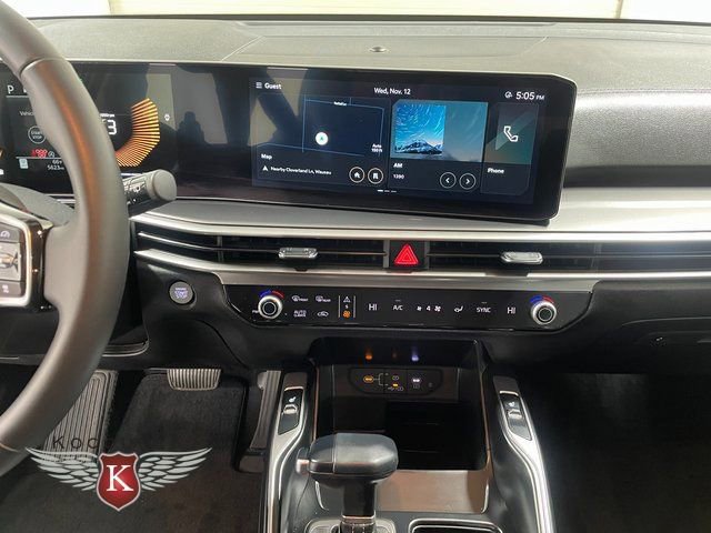 Used 2025 Kia Sorento S image 17