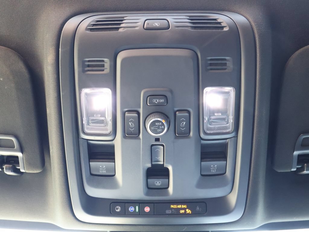 Certified 2025 GMC Yukon AT4 Ultimate AWD/4WD image 36