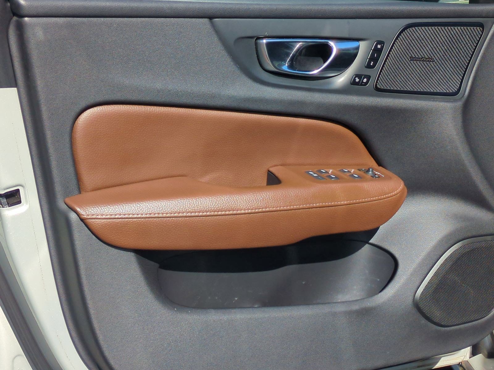 Used 2021 Volvo S60 T5 Inscription image 14