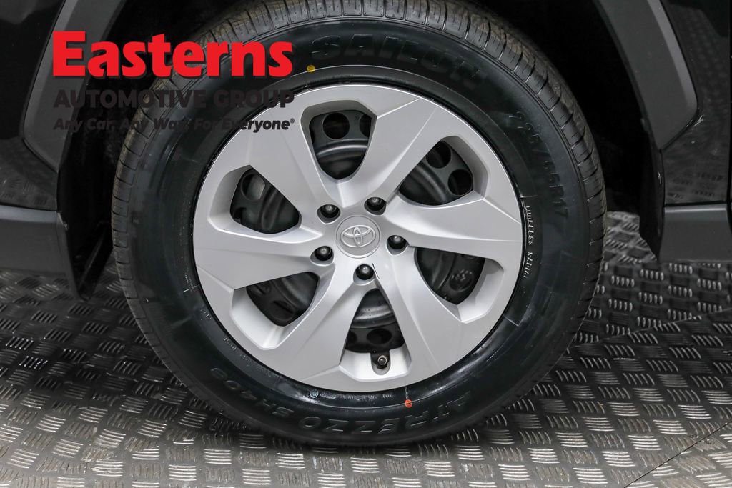 Used 2024 Toyota RAV4 LE image 30