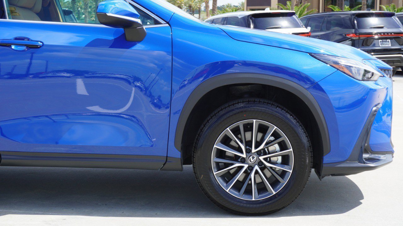 Used 2025 Lexus NX 250 FWD w/ Towing Package (2000 Lbs) image 9