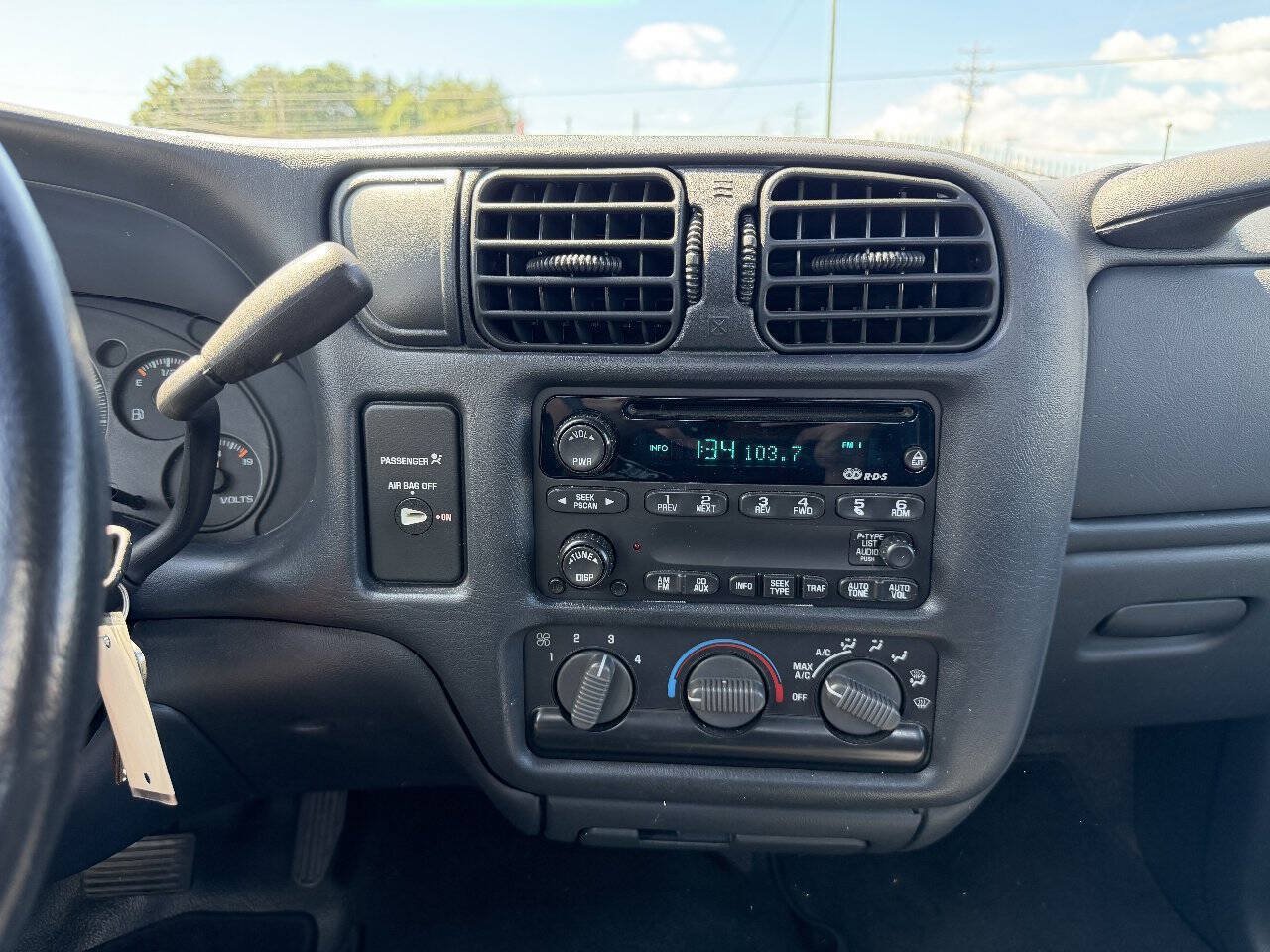 Used 2003 GMC Sonoma SL w/ Convenience Package RWD image 13