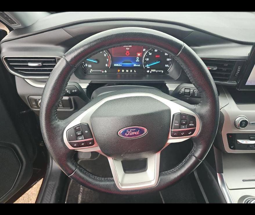 Used 2023 Ford Explorer XLT w/ Equipment Group 202A image 4