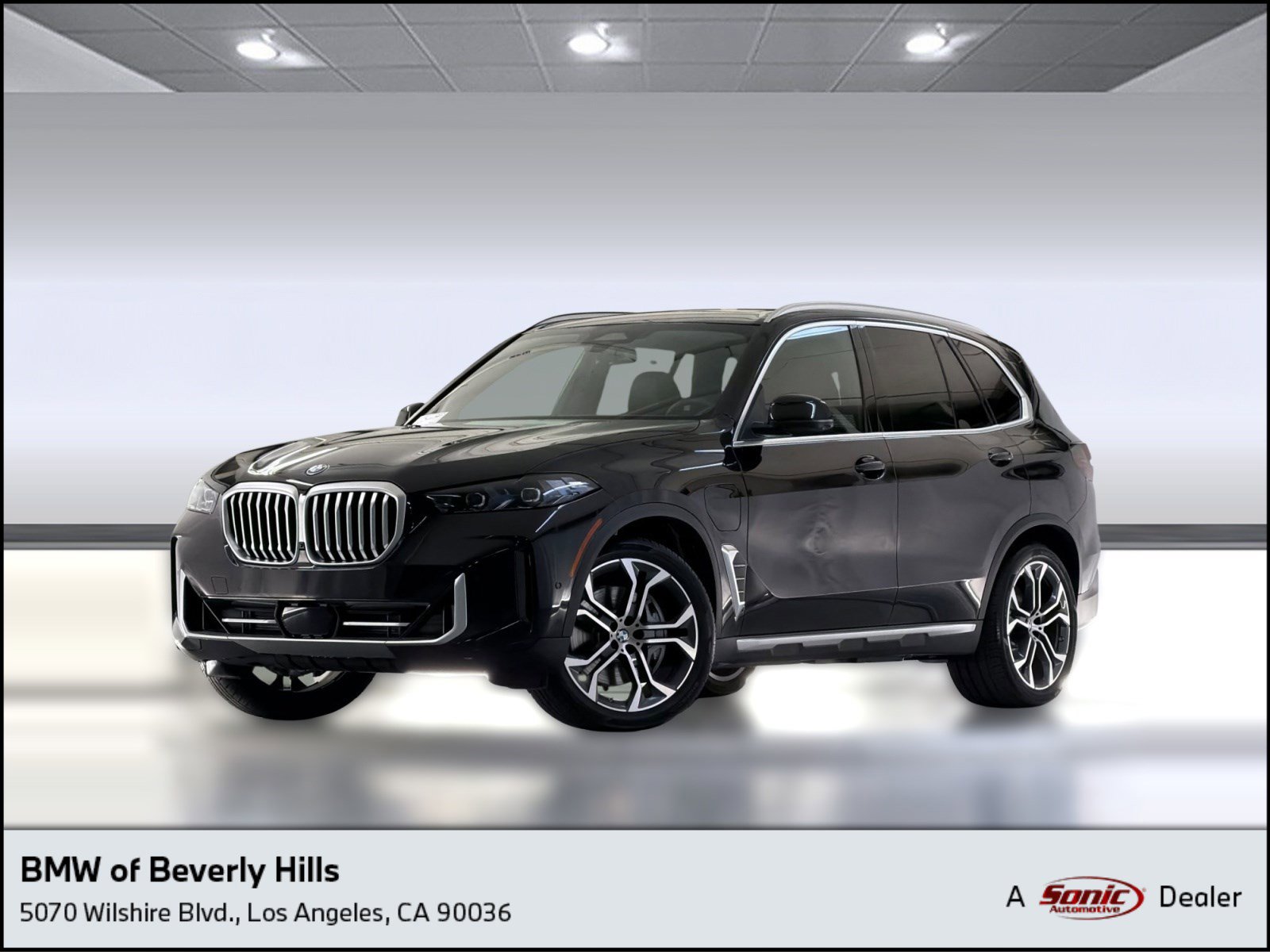 New 2026 BMW X5 xDrive50e w/ Parking Assistance Package AWD/4WD image 1