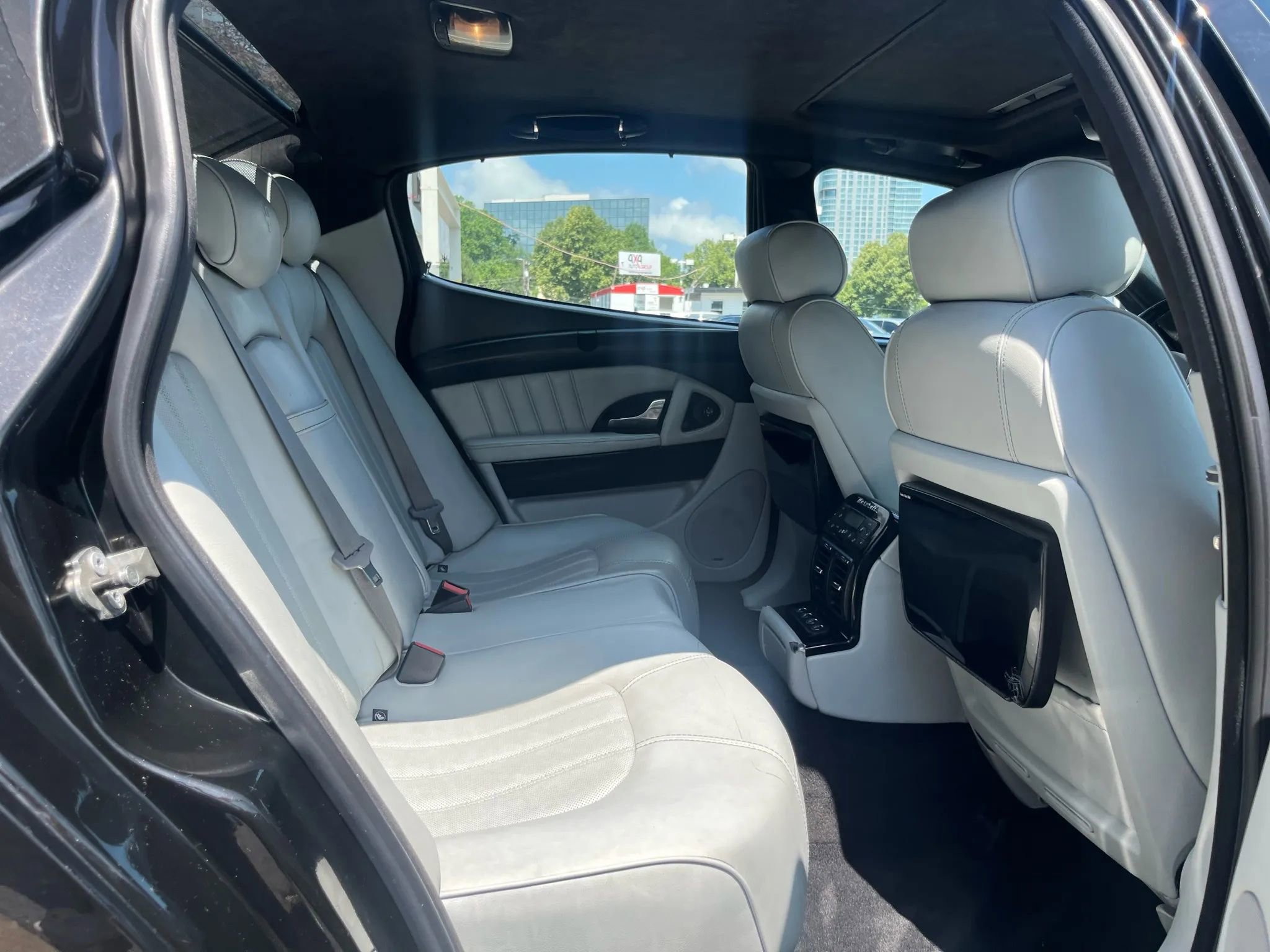 Used 2009 Maserati Quattroporte image 32