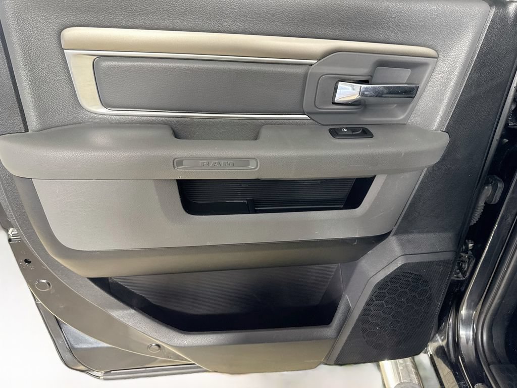 Used 2017 RAM 1500 Classic SLT w/ SLT Plus D←cor Group AWD/4WD image 21