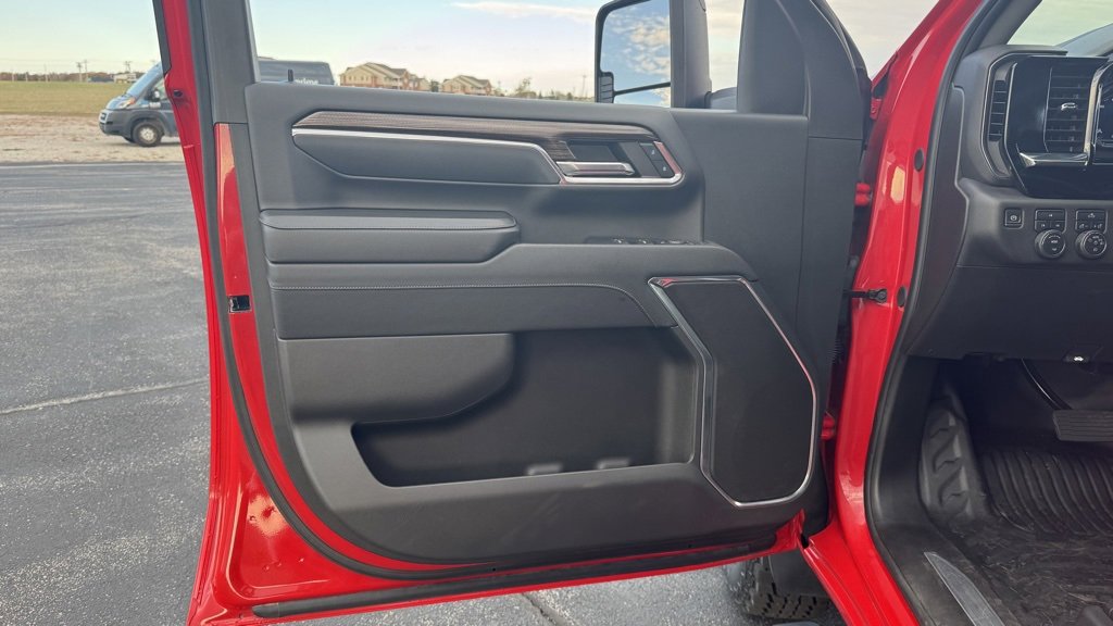 Used 2024 Chevrolet Silverado 2500 LT w/ Convenience Package image 10