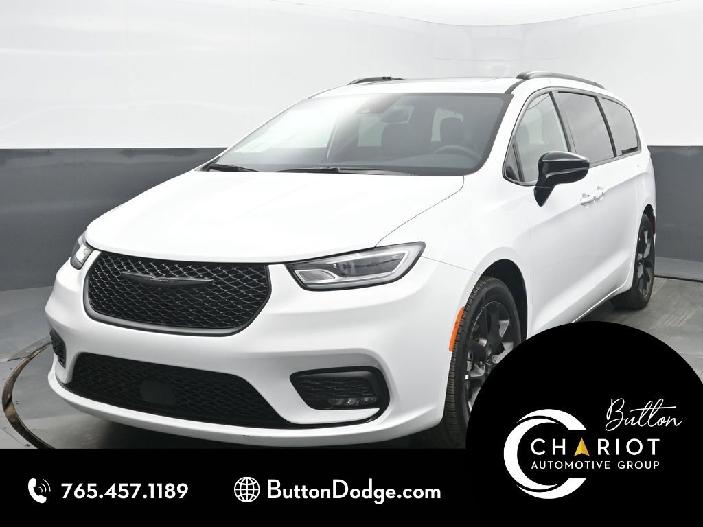 Used 2025 Chrysler Pacifica Limited