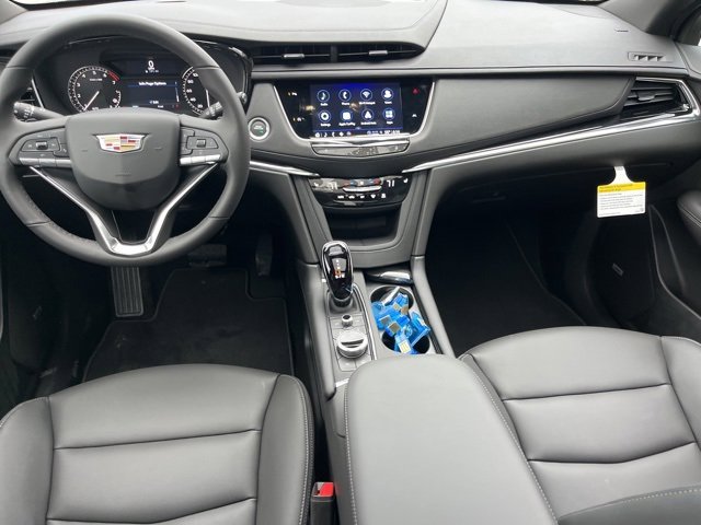 New 2025 Cadillac XT6 Luxury image 33