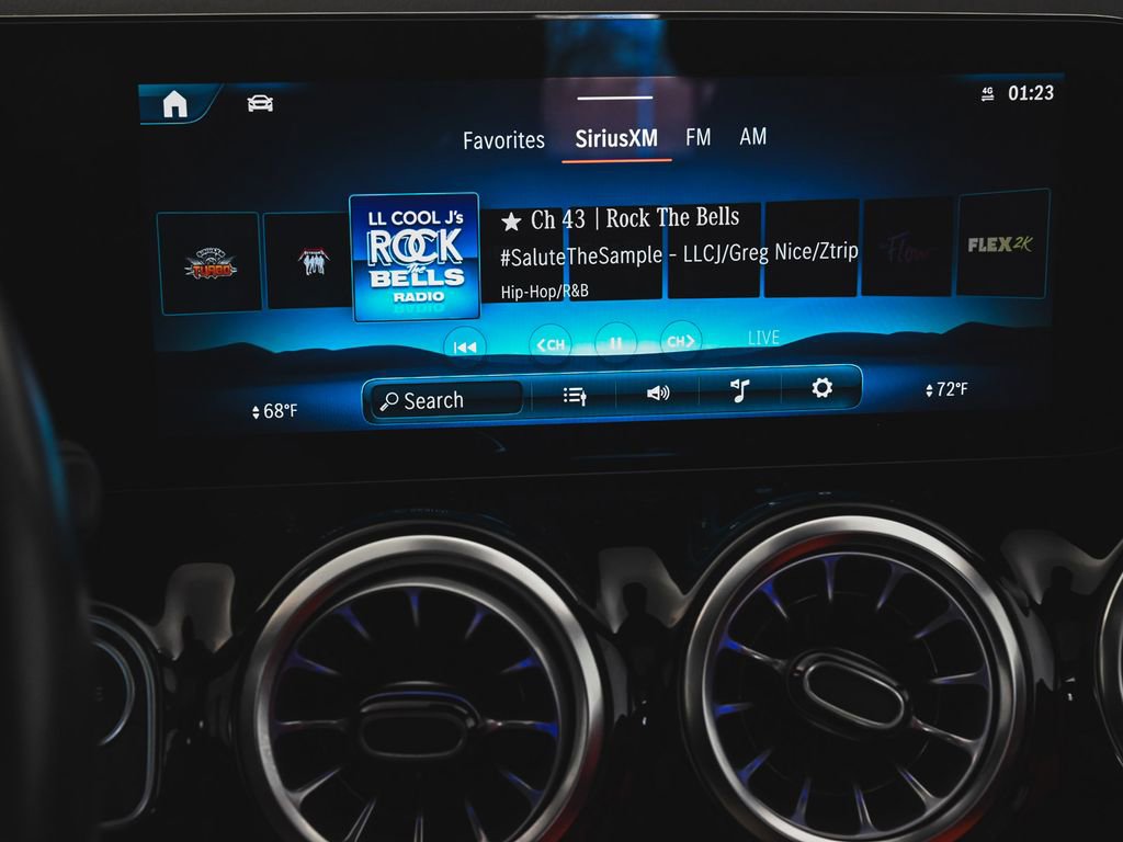 Used 2024 Mercedes-Benz GLA 35 AMG 4MATIC image 19