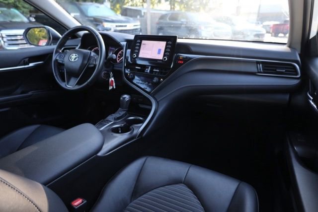 Used 2024 Toyota Camry SE image 34