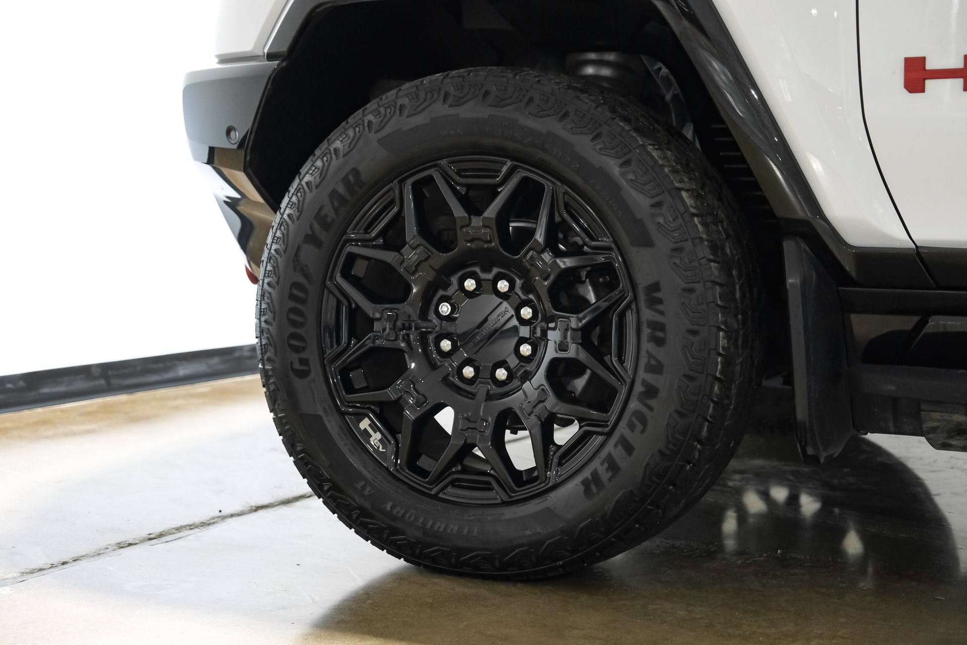 Used 2025 GMC Hummer EV 2X w/ LPO, Sport Package AWD/4WD image 67