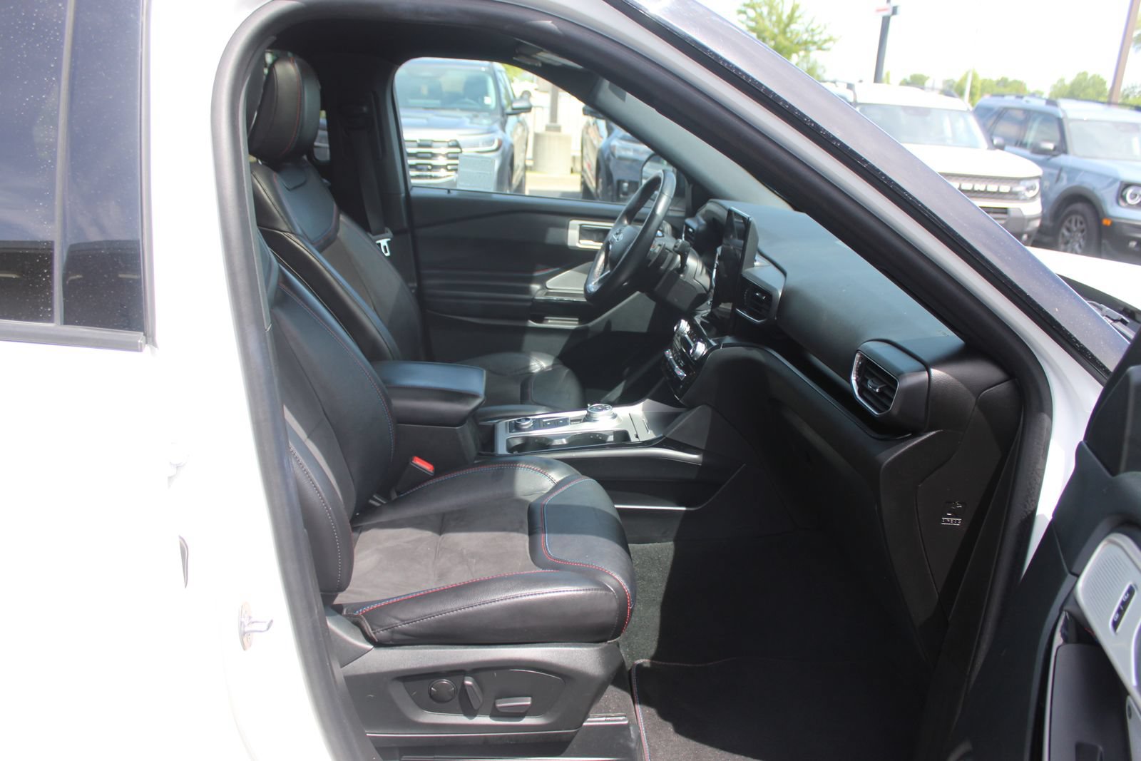 Used 2023 Ford Explorer ST w/ Equipment Group 401A AWD/4WD image 12