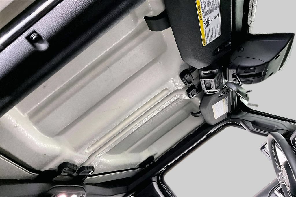 Used 2025 Jeep Wrangler Unlimited Sahara AWD/4WD image 26
