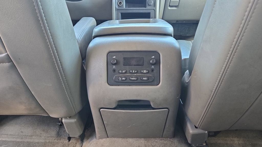 Used 2006 GMC Yukon XL SLT w/ SLT Preferred Equipment Group AWD/4WD image 19