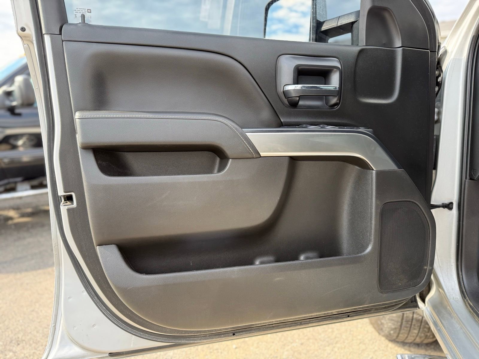 Used 2018 Chevrolet Silverado 1500 LT w/ All Star Edition image 16