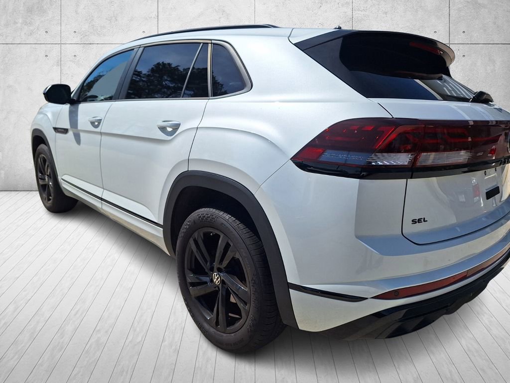 Used 2025 Volkswagen Atlas Cross Sport SEL R-Line image 3
