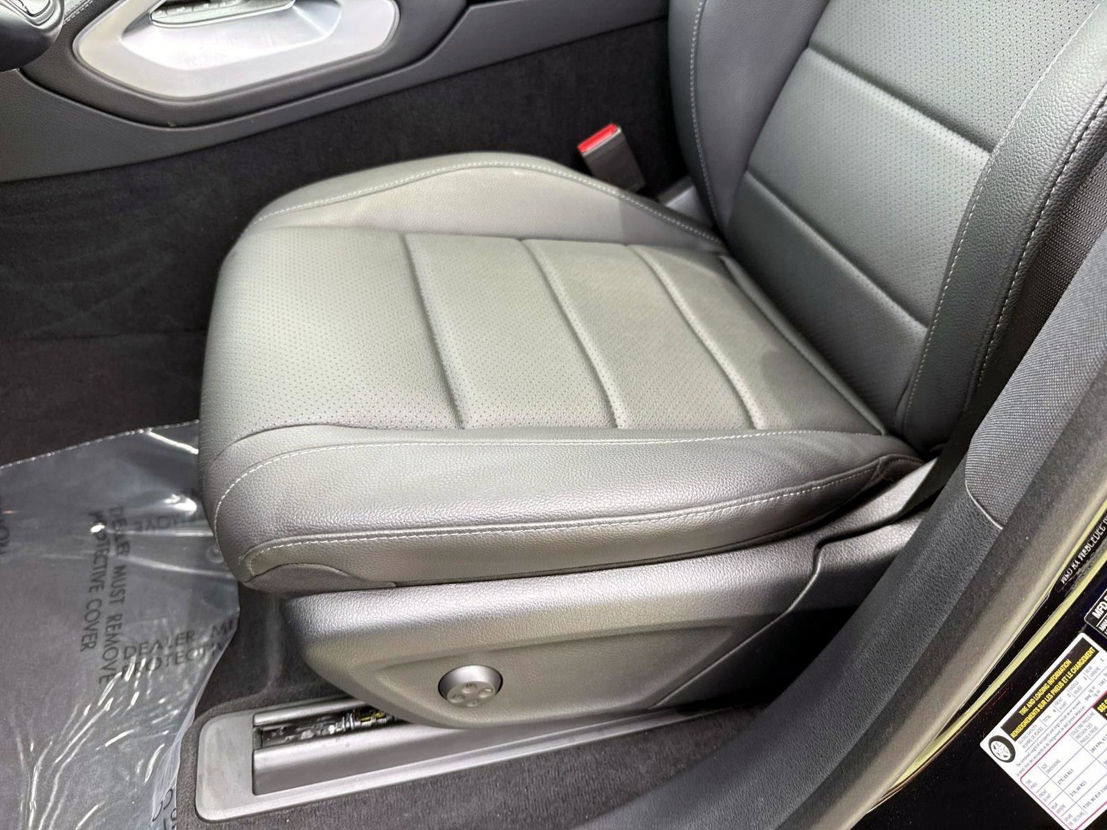 Certified 2025 Mercedes-Benz GLS 450 4MATIC image 23