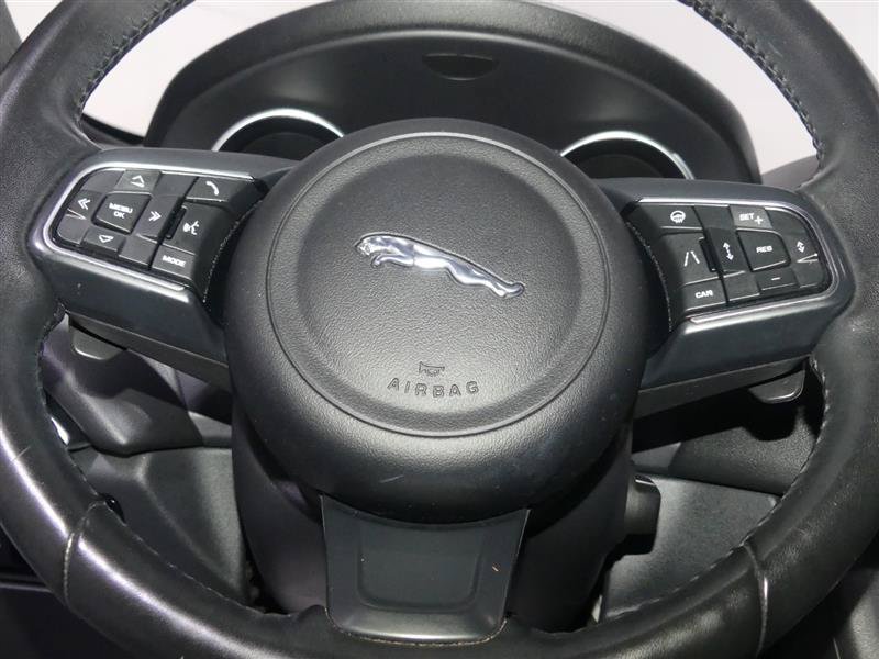 Used 2019 Jaguar F-PACE Premium AWD/4WD image 32