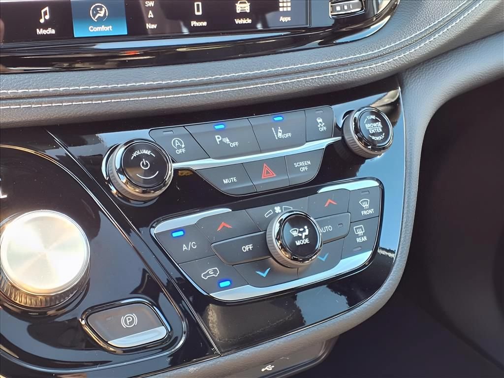 New 2026 Chrysler Pacifica Select FWD image 15