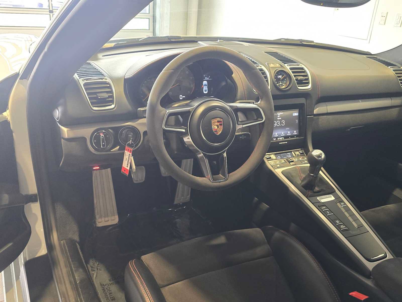 Used 2016 Porsche Cayman GT4 RWD image 4
