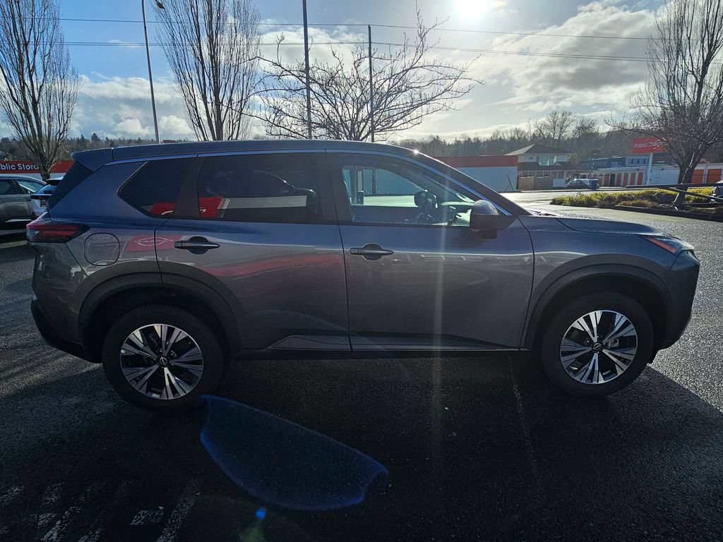 Used 2023 Nissan Rogue SV AWD/4WD image 4