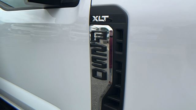 Used 2024 Ford F250 XLT AWD/4WD image 9