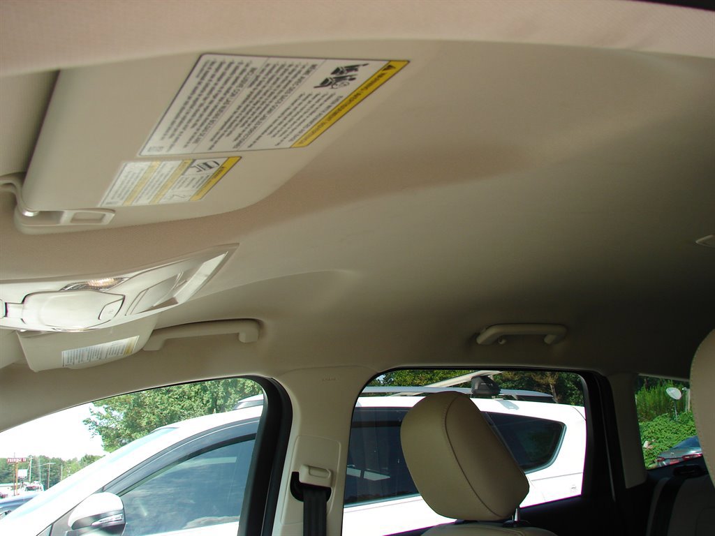 Used 2019 Ford Escape SEL image 9