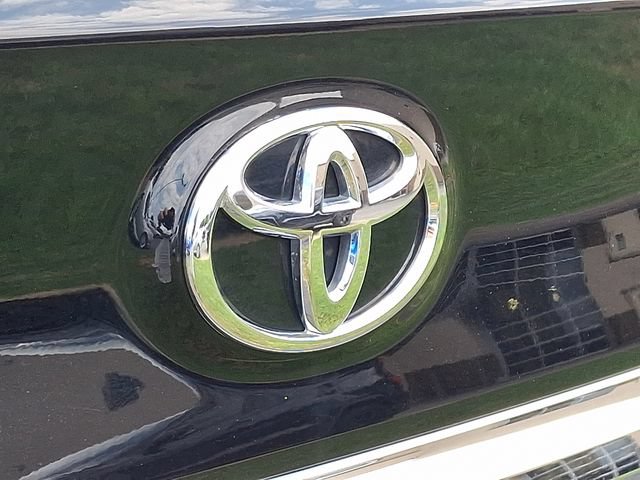 Used 2016 Toyota Camry XLE w/ Moonroof Package FWD image 28