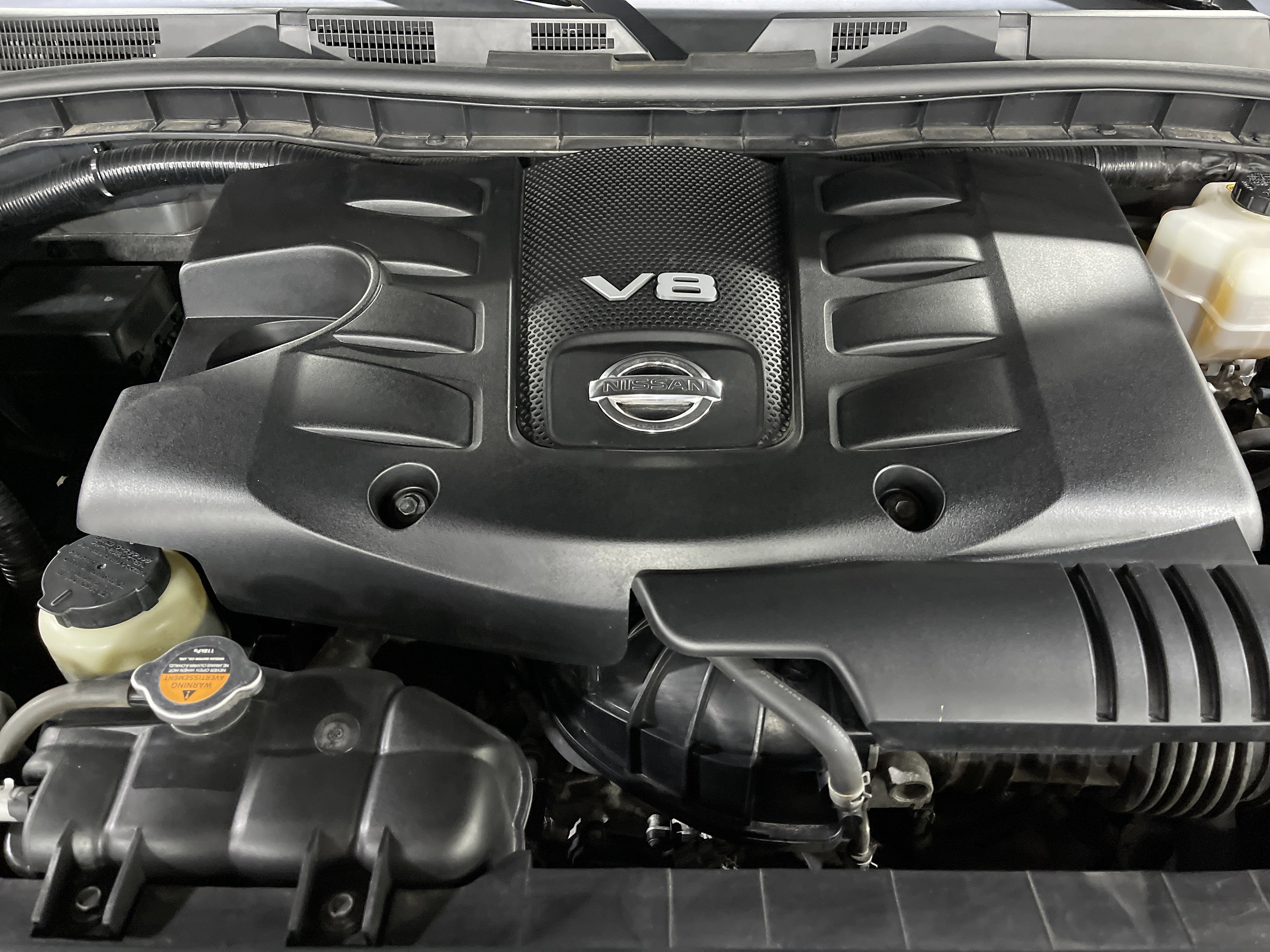 Used 2017 Nissan Armada Platinum w/ Interior Lighting Package image 18