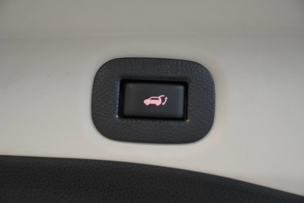 Used 2018 Nissan Rogue SL w/ Premium Package AWD/4WD image 12