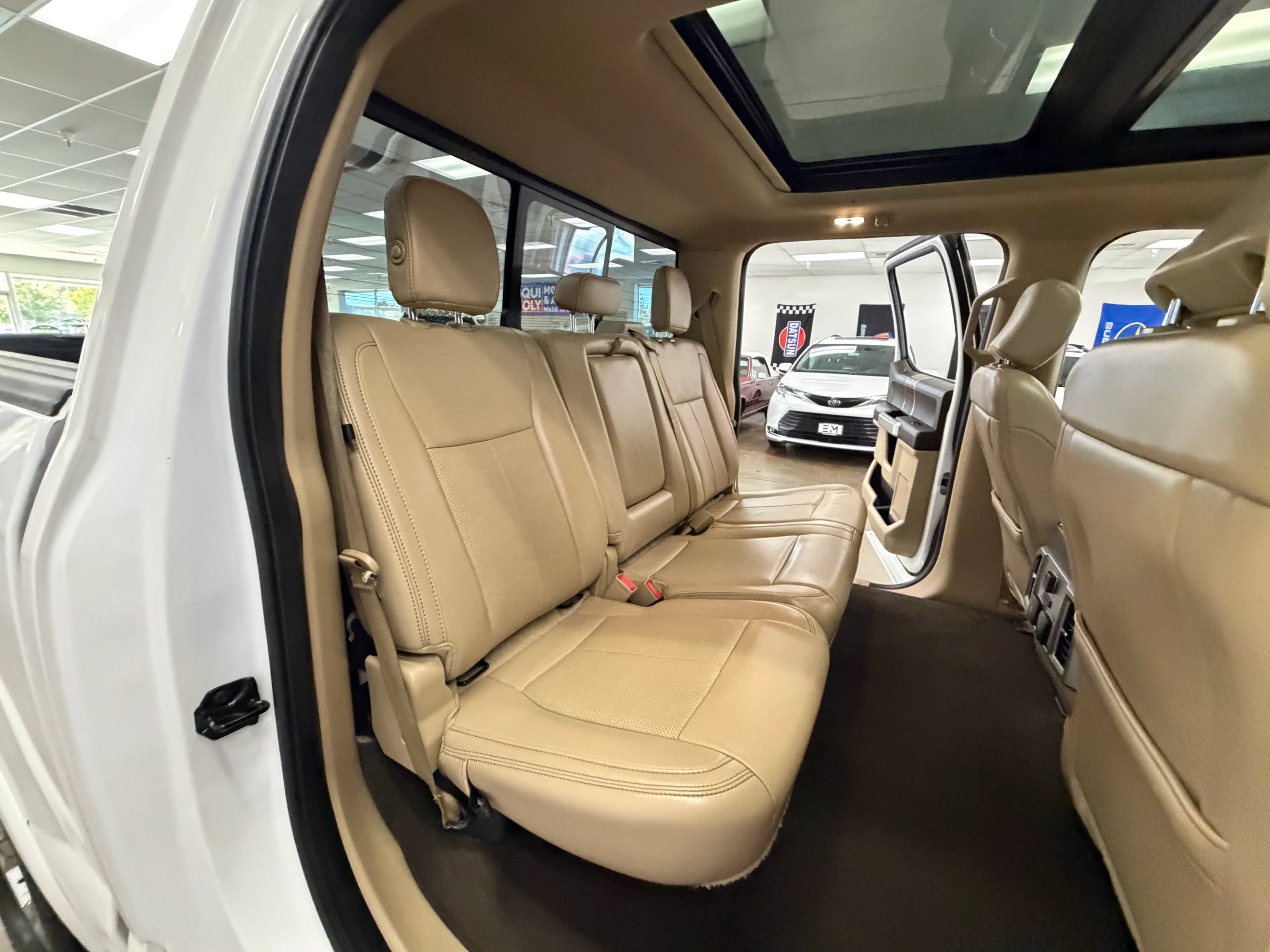 Used 2019 Ford F150 Lariat w/ Equipment Group 502A Luxury AWD/4WD image 26