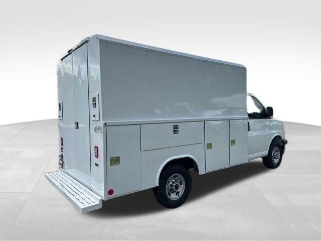New 2025 GMC Savana 3500 w/ Power Convenience Package image 4