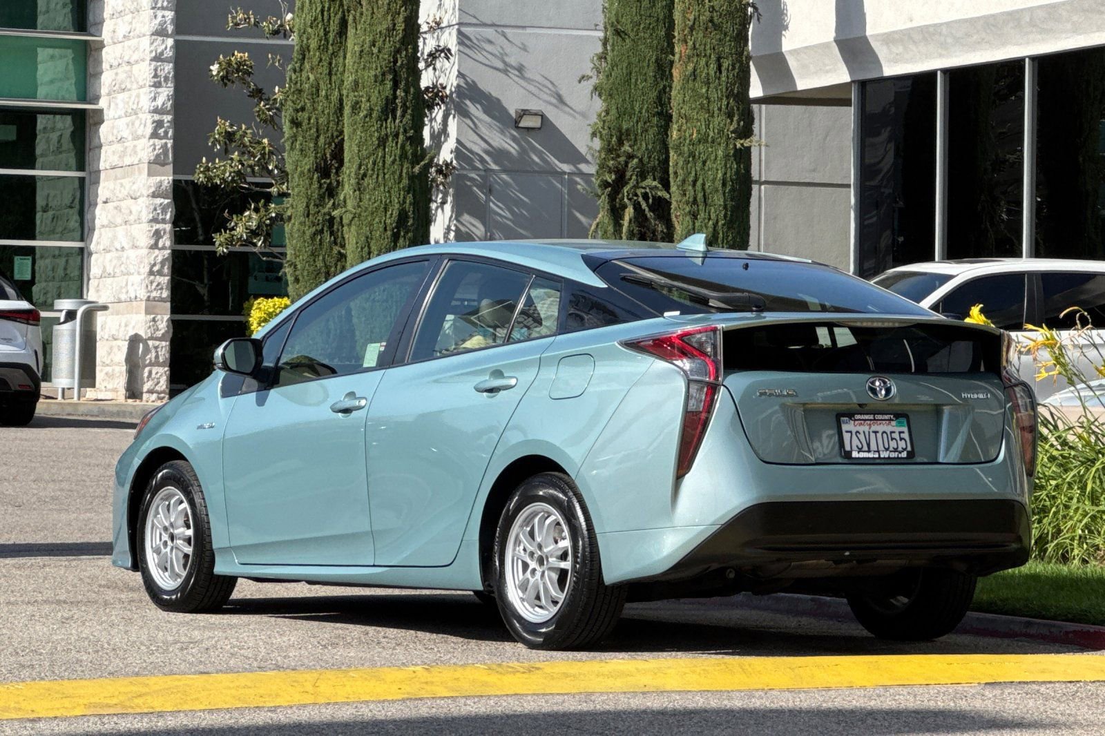 Used 2016 Toyota Prius Two image 6