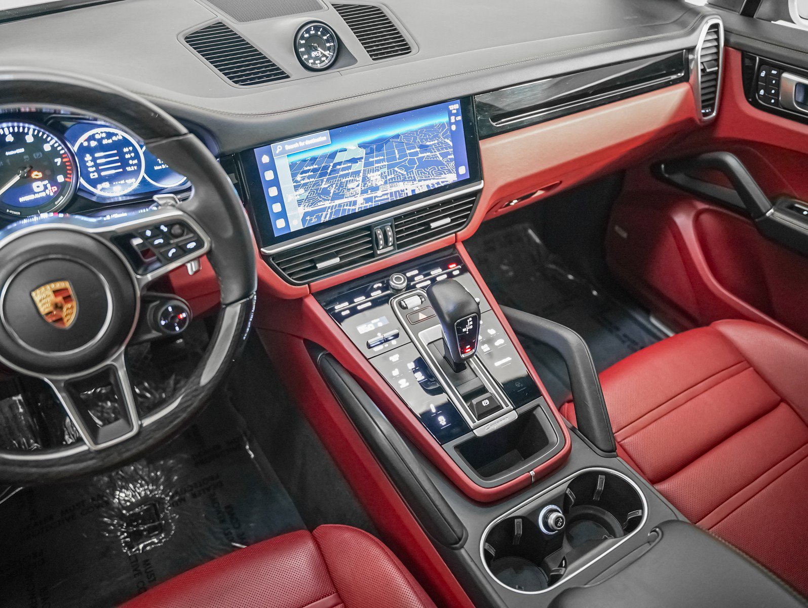 Certified 2022 Porsche Cayenne E-Hybrid w/ Premium Package image 19