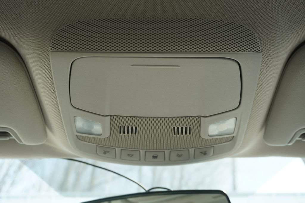 Used 2016 Ford Fusion SE FWD image 26