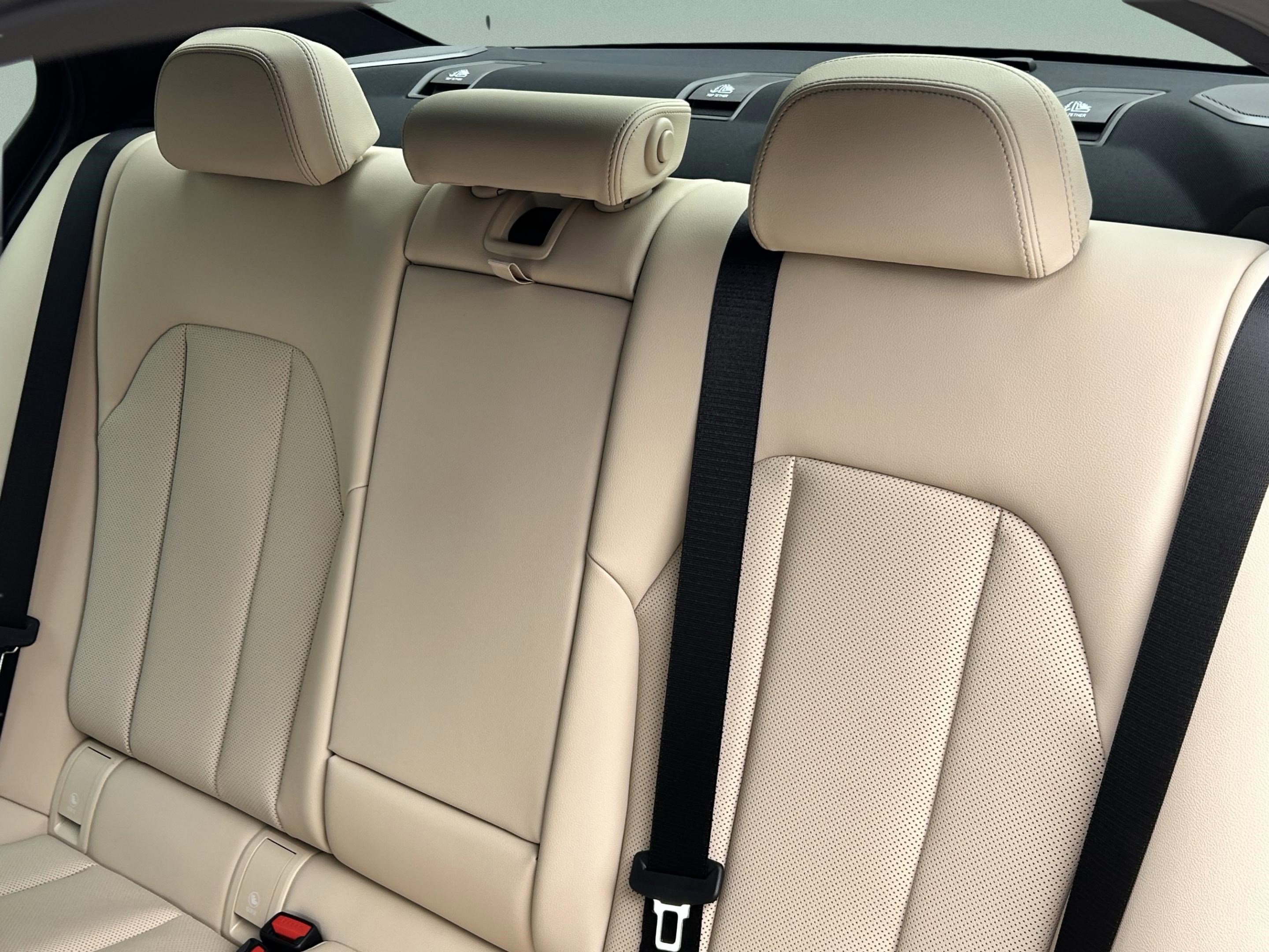 Used 2026 BMW 330i Sedan w/ Premium Package image 22