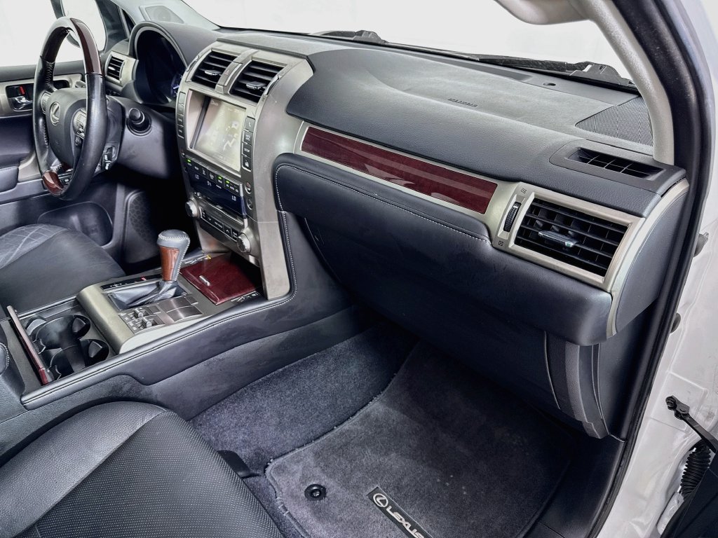 Used 2018 Lexus GX 460 Premium w/ Premium Package AWD/4WD image 30