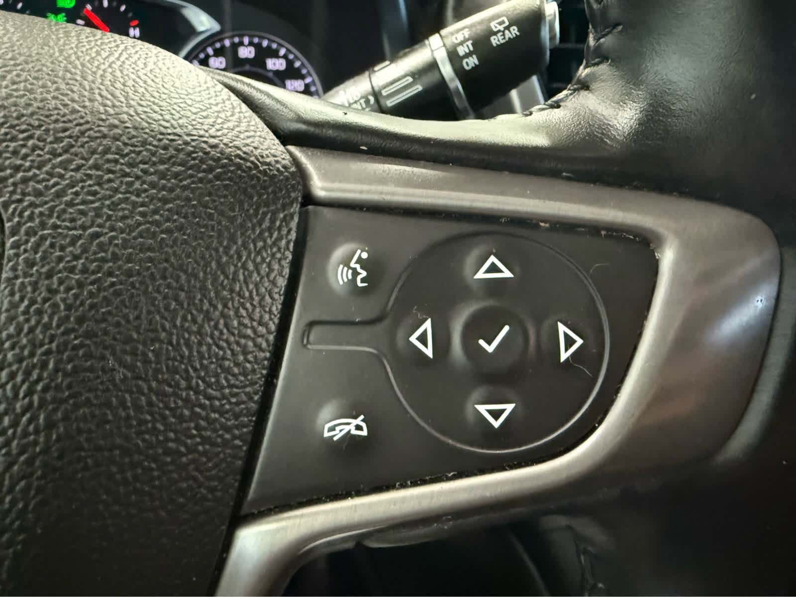 Used 2021 GMC Acadia AT4 w/ Trailering Package AWD/4WD image 15