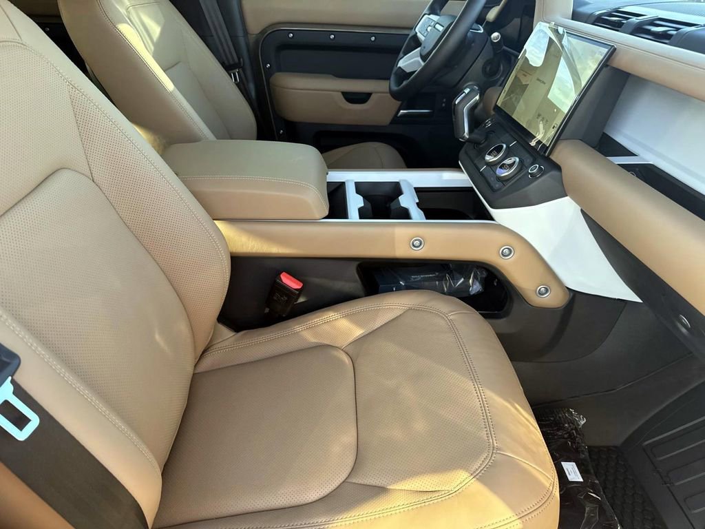 New 2026 Land Rover Defender 110 S AWD/4WD image 8