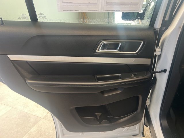 Used 2017 Ford Explorer XLT image 17