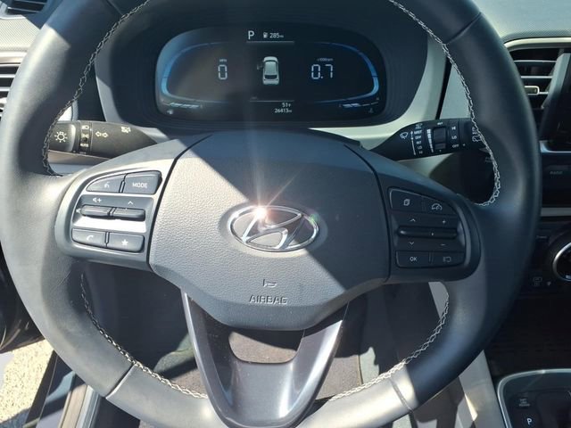 Used 2023 Hyundai Venue Limited w/ Cargo Package image 16