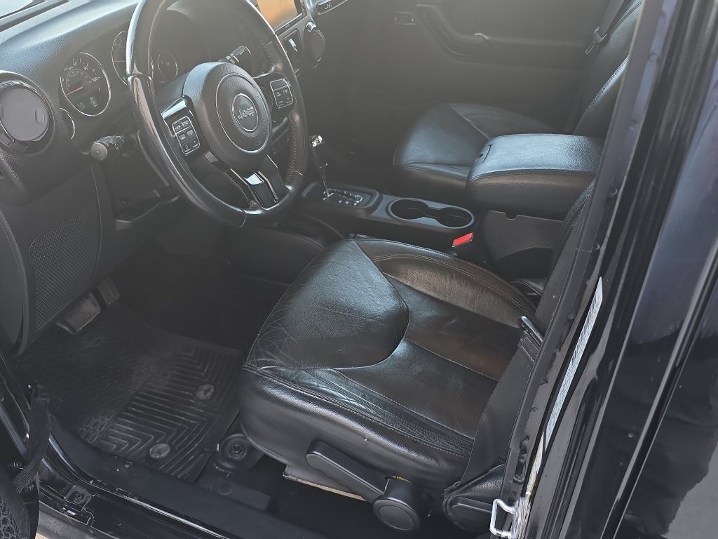 Used 2015 Jeep Wrangler Unlimited Sahara AWD/4WD image 32